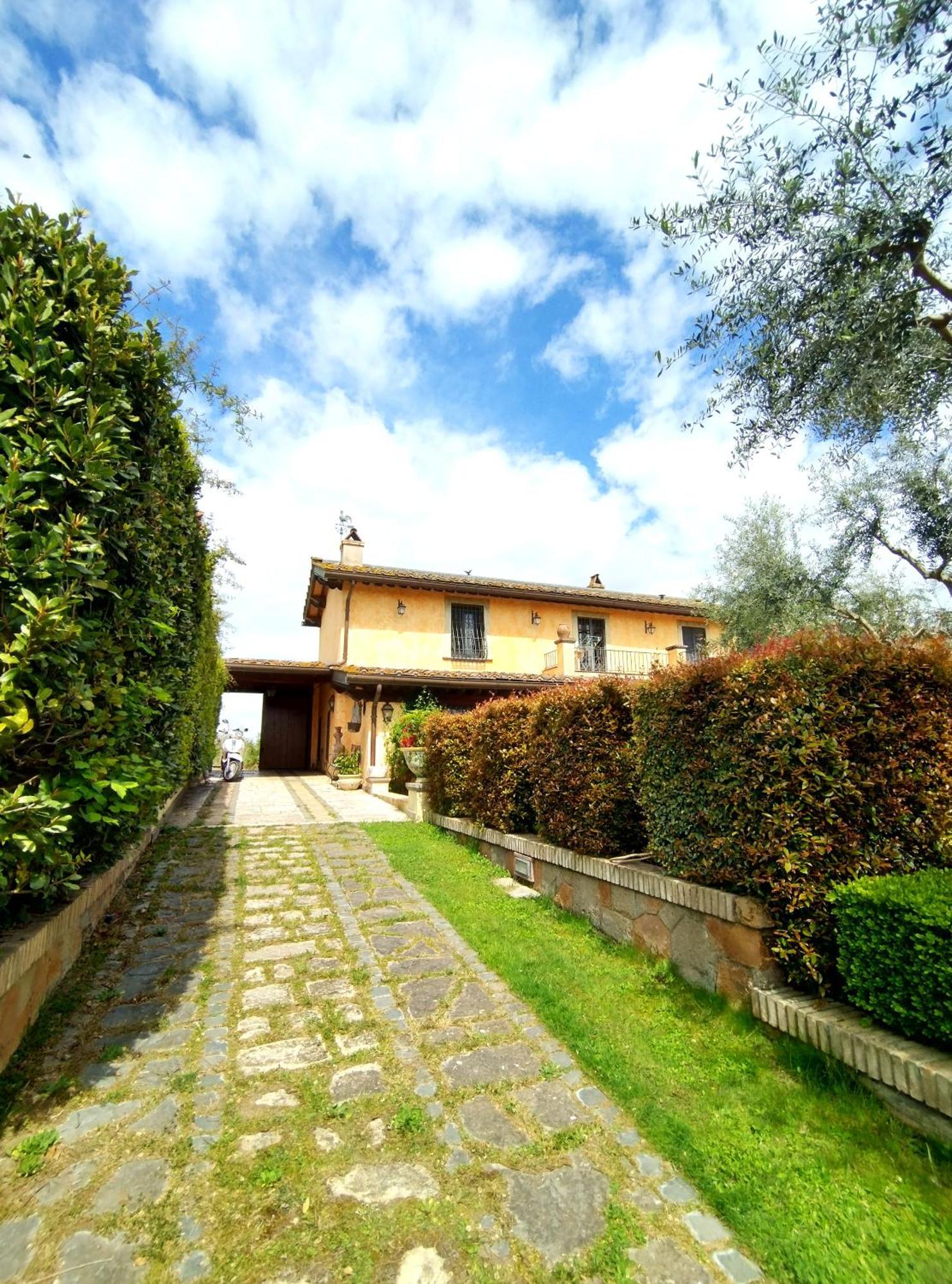 Frühstückspension La Valle Dei Casali Com