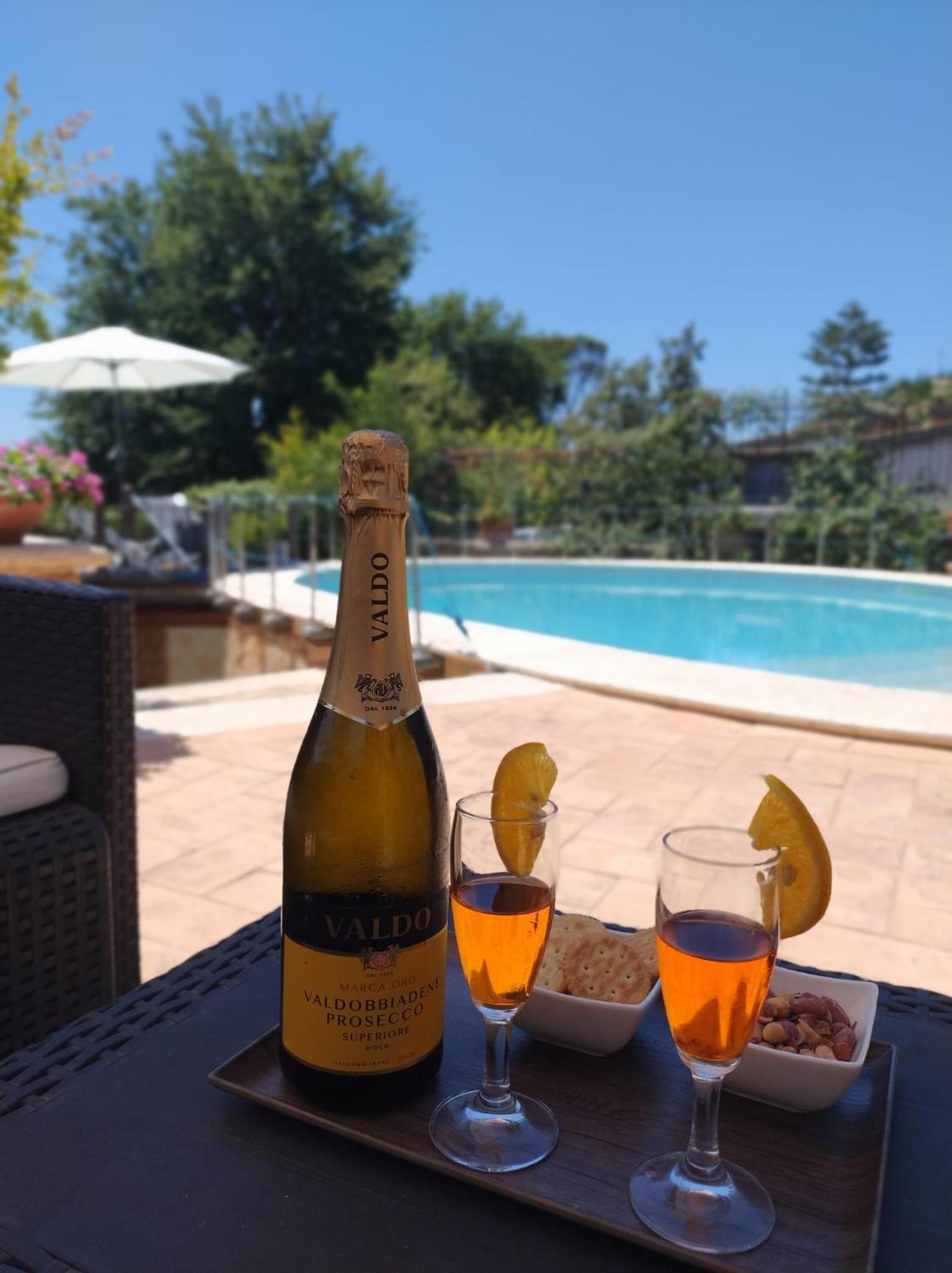 La Valle Dei Casali Con Piscina E Natura A Bed and breakfast Roma