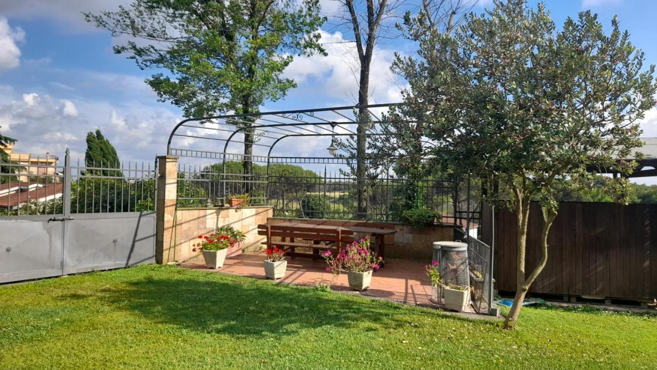 La Valle Dei Casali Con Piscina E Natura A Frühstückspension Rom